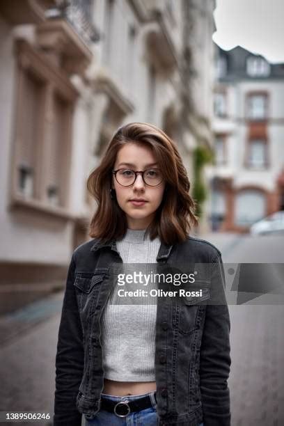 31,972 Brown Haired Young Woman Glasses Stock Photos